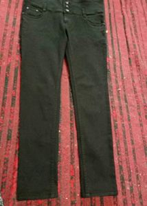Neve Wear New Jeans But Without Tag