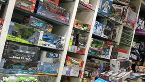 Holi Offer Buzz Dizney Toy Fix Price Uno Card Free