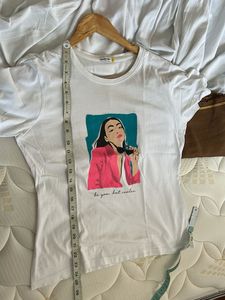 Stylish Graphic Print Tee