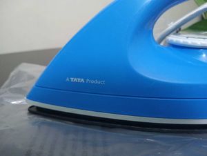 VOLTAS Clothing Iron 💙✨ New ❤️