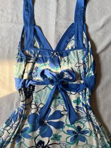 V-neck Blue And White Floral Print Dress