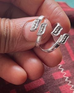 Silver Tone Toe Adjustable Ring