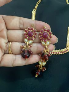 Golden necklace set