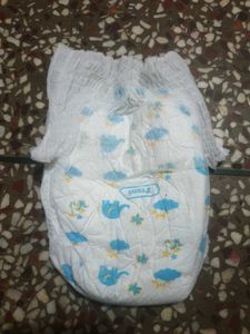 Baby Diaper M Size 7 Pants With Gifts Pencil Set