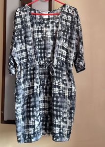 NEW COOL LIGHTWEIGHT DRESS