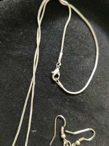 Elegant Pendant With Earrings