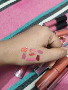 Lipstick Bundle ( One in 99rs)