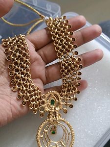 ELEGANT ANTIQUE NECKPIECE WITH EARRING