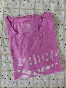 Reebok T-shirt