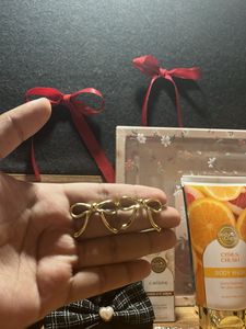 Bow Earrings And Claw Clip