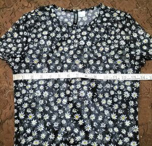 H&amp;M Brand Net Floral Top Size-26