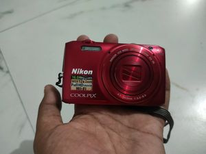 Brand New Nikon Coolpix S6800 Camera