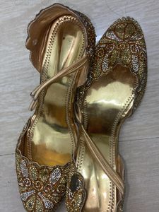 Beautiful Diamond Mojdi Heel