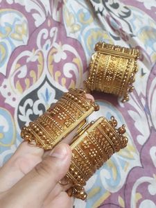 Golden Broad Handcuffs