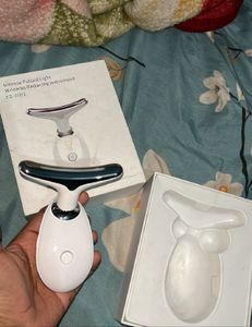 Facial  Massagar