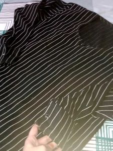 Black embroidered line abaya