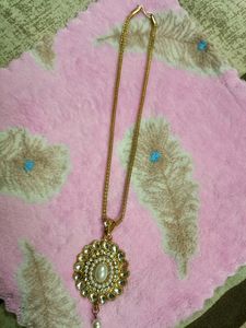 Neckpiece/Necklace With Earrings