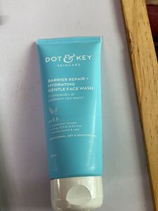 Dot And Key Facewash