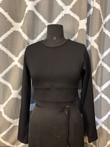 Black Long Sleeve Crop Top