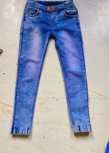 this is a  elastic waist band jeans 👖