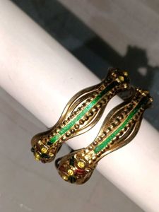 Elegant Gold-Tone Bangle Set