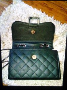 Chic Black Quilted Crossbody Bag