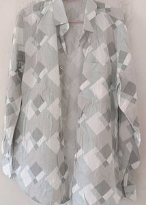 Patterned Men&#39;s Shirt