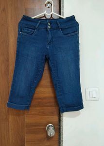 Kraus Jeans Blue Denim Capri Pants