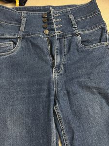 High waisted buttoned Jeans