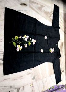 🐦‍⬛Embroidery Kurti