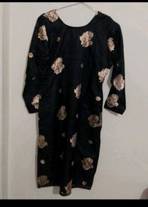 Elegant Black &amp; Gold Kurti