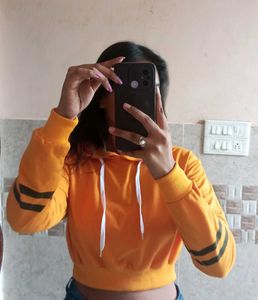 Mastard Cropped Hoodie