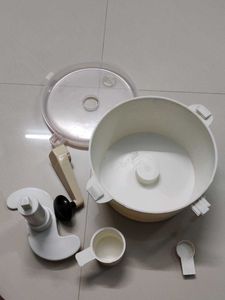 Roti Dough Maker With Measuring Cups