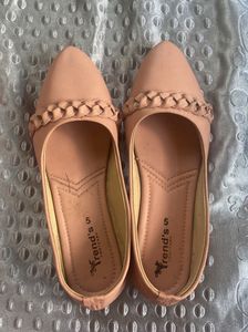Trend&#39;s Footwear Flats