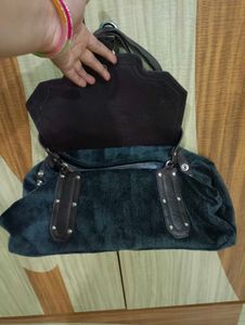 Calvin Klein Jeans Stylish Handbag
