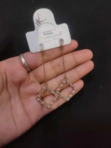 2 Pair Earrings