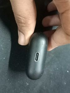Used Boat Airdopes - Black One Of Airpod Is Broken