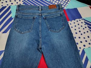 Bootcut dark blue jean