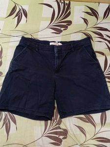 Short Jean And Crop Shirt