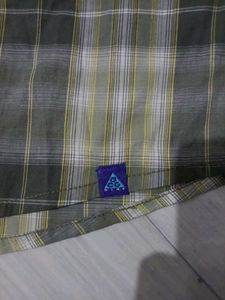 Nike check shirt ( Boxy fit )