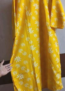 🆕 Beautiful Yellow 💛 Kurti It's Totally New