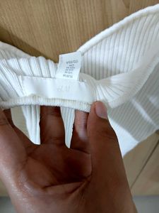 H&M White Ribbed Top - Size
