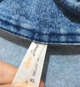 Women&#39;s Denim Jacket