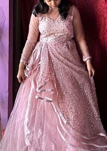 Beautiful Princess Ball Gown (Sleeves attached )