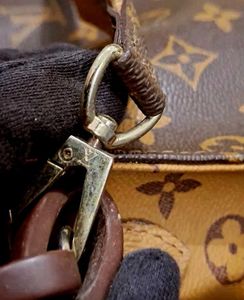 Louis Vuitton (Non Automatic)