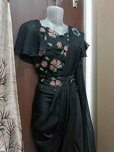 Elegant Black Saree with Floral Details And Belt