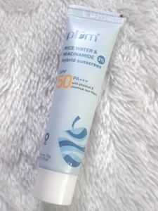 Plum 2% Niacinamide Sunscreen SPF 50 PA++++ With R