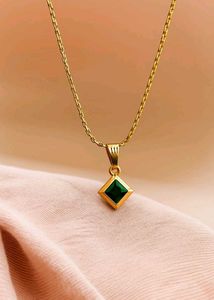 Any 1 Necklaces For Women In Black  Red Green Pink