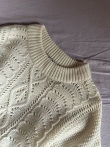 White Pullover