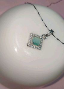 Pendent In 4 Colors